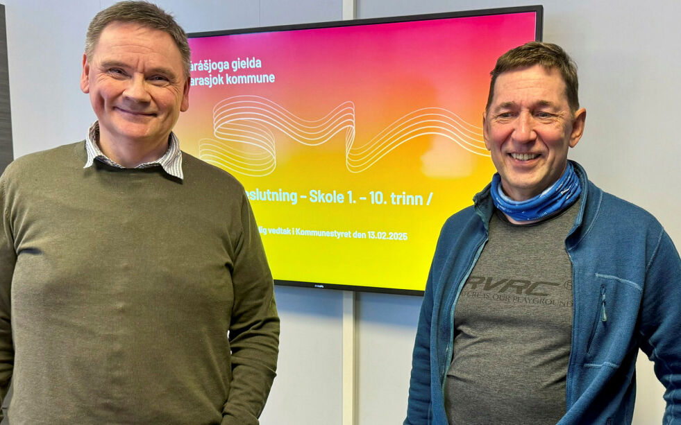 Avtroppende ordfører Svein Atle Somby (til venstre) og prosjektleder Torgrim Kemi har iverksatt tidenes investeringer i Karasjok.
 Foto: Yvette M Stornes