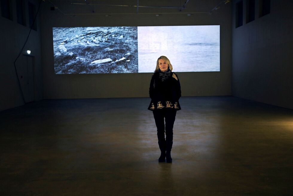 Med utstillingen «Bassibáikkit – Hel­li­ge sted­er» vil kunstner Synnøve Persen at hellig landskap skal synliggjøres igjen, i lys av konflikter tilknyttet arealinngrep.
 Foto: June Helén Bjørnback