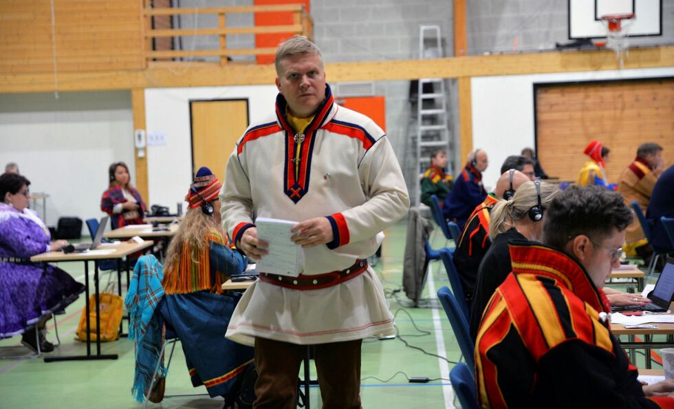 Ronny Wilhelmsen var en av representantantene som fremmet ny sak på Sametingets plenumsmøte. (Foto: Steinar Solaas)