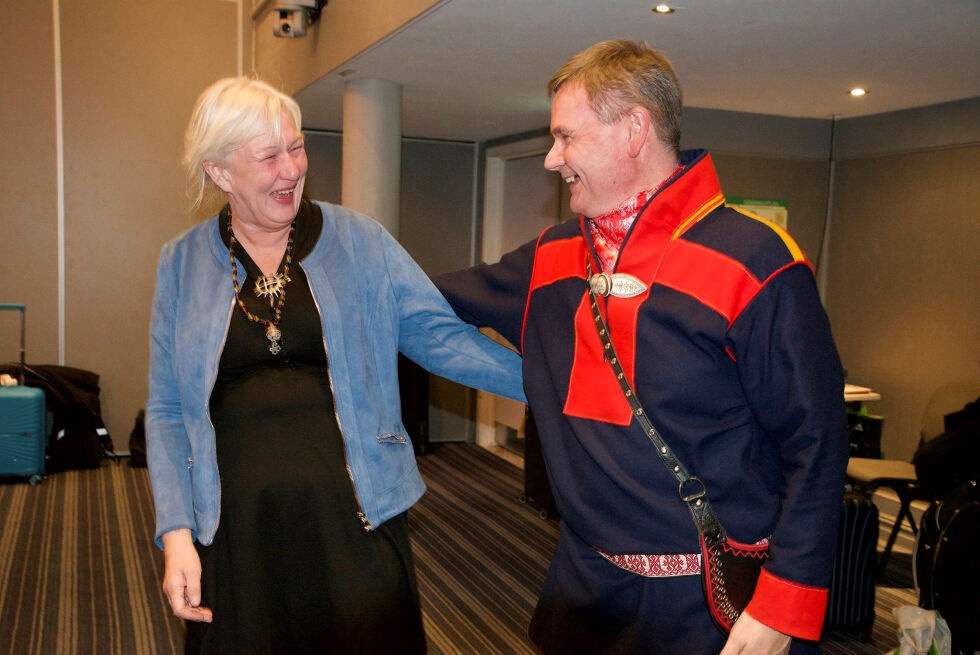Heidi Persdatter Greiner Haaker og Svein-Atle Somby ble valgt ved taktfast og langvarig applaus.
 Foto: Steinar Solaas