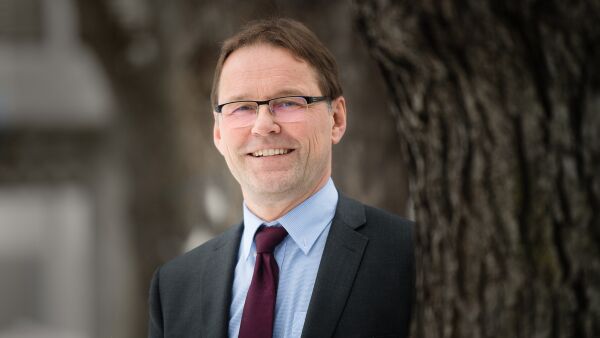 Har foreslått høyremann som leder