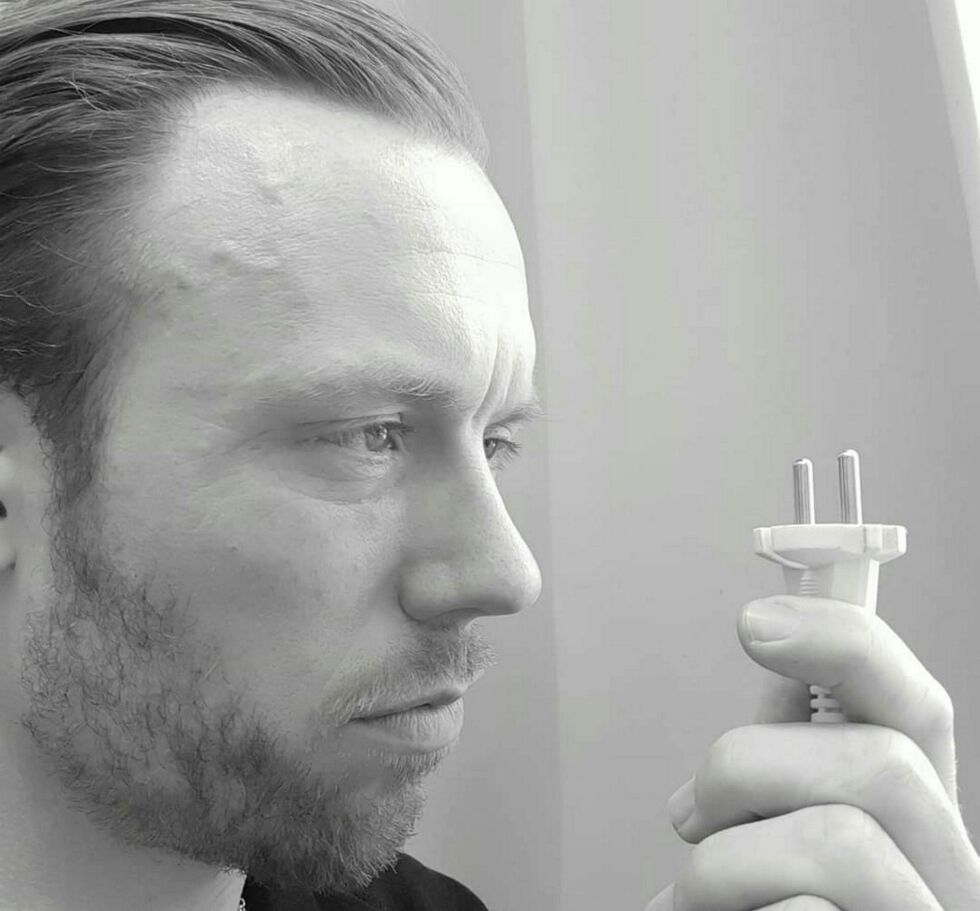 Bård Ole Thorsen mener politikernes valg om strømsalg til kontinentet kan få alvorlige følger for strømprisen hjemme, og for mange arbeidsplasser i landet.
 Foto: Privat