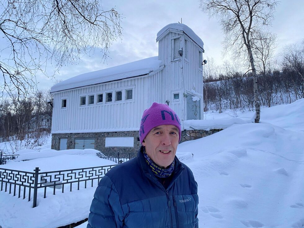 Leder i Sør-Varanger historielag, Knut Kristoffersen, mener det gamle kapellet i Kirkenes bør tas vare på av historiske og estetiske grunner.
 Foto: Hallgeir Henriksen