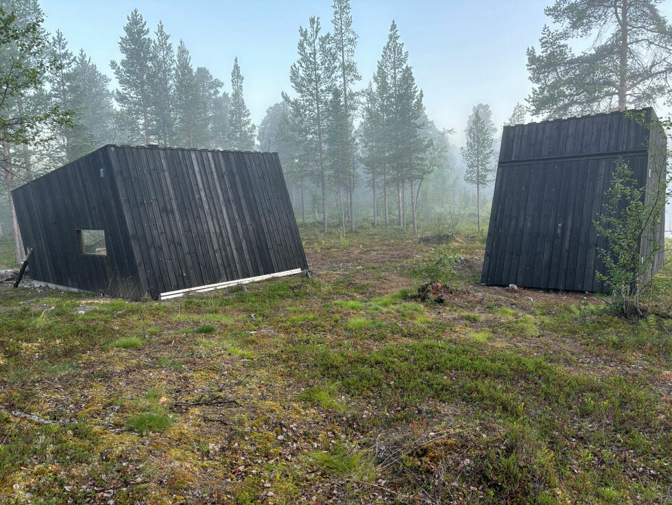 Givdovárri dagsturanlegg. Sanitær og vanlig hytte. Skodde over området før sola brøt igjennom.
 Foto: Anders Henriksen