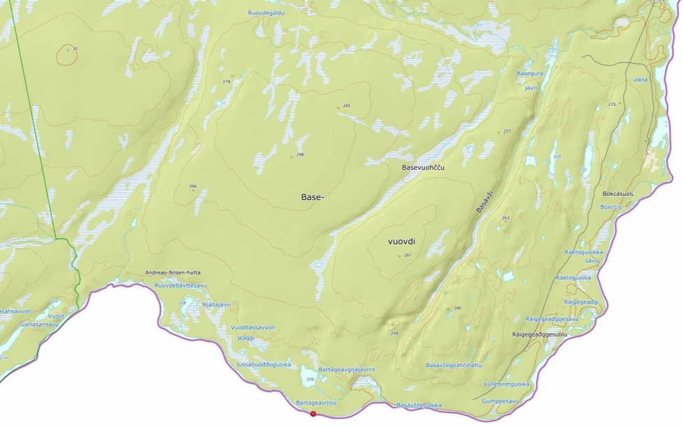 Den tragiske ulykken skjedde ved Bartageavŋŋis/Porttiköngäs (rødt punkt på kartet), ikke langt fra grensa til Øvre Anárjohka nasjonalpark. Kart: Nordatlas