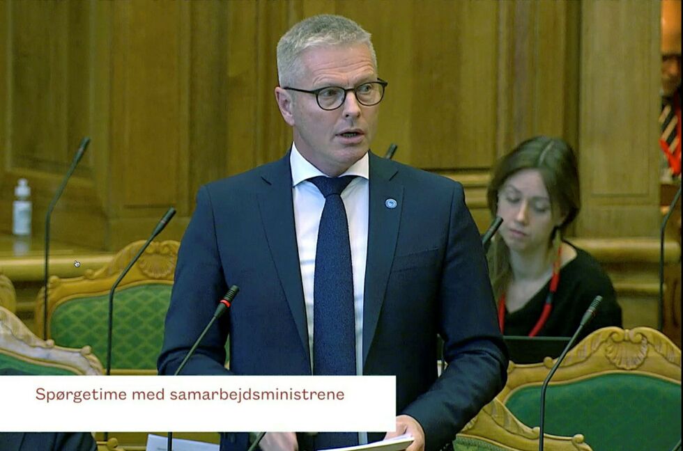 Danske samarbeidsminister Flemming Møller Mortensen svarer om den samiske kulturgjenstanden. Skjermbilde fra Nordisk råd
 Foto: Skjermbilde