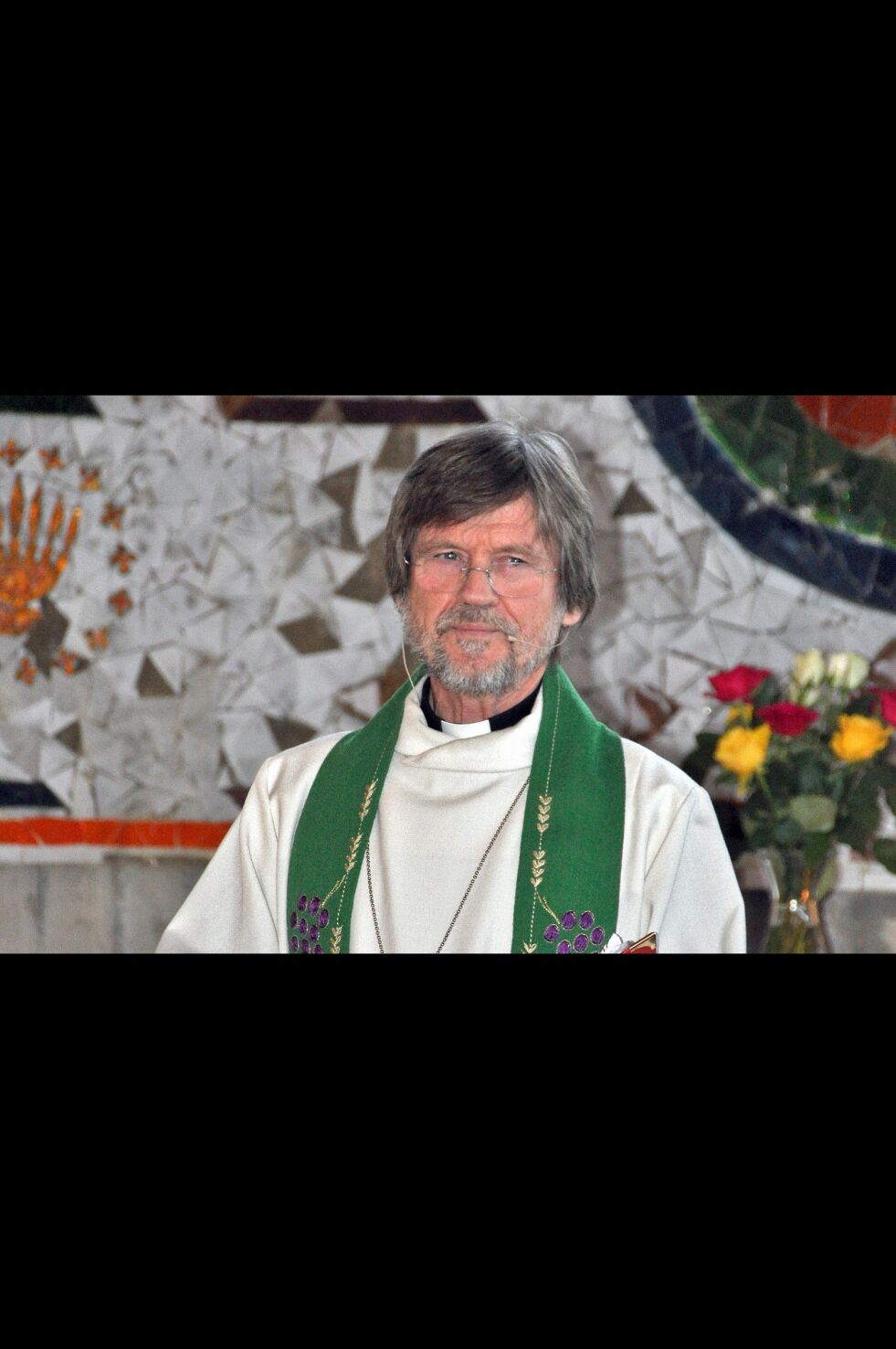 Tore Vatne Helland har i snart tre årtier vært en kjent og kjær prest i Gratangen.
 Foto: Ságat