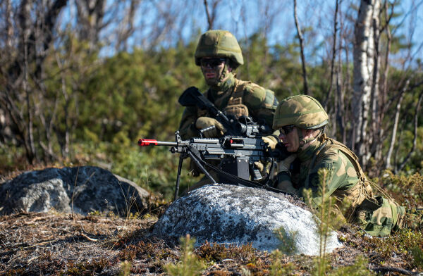 Finnmarksungdommen øver på å sikre infrastruktur