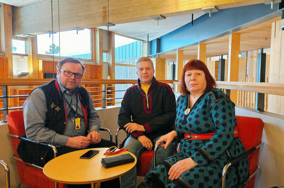 Jørn Are Gaski (partiuavhengig), Ronny Wilhelmsen (Ap/Bb) og Ann Finbog (SáB) mener NSR driver taktikkeri og torpedering.
 Foto: Pressefoto