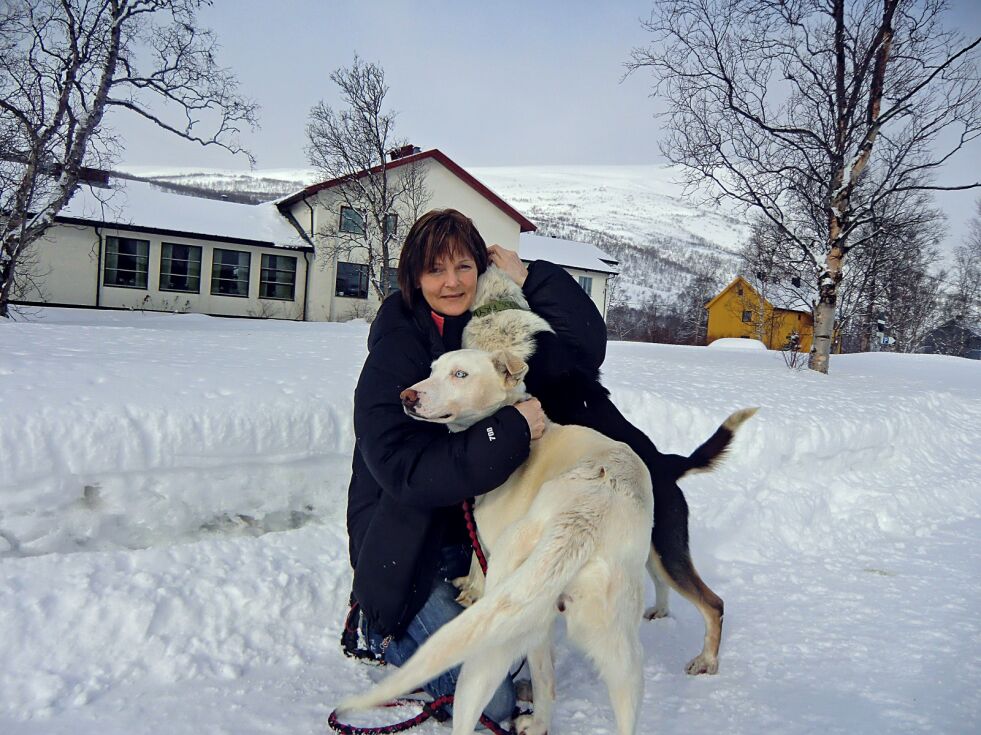Marianne Dahlen håper Tana videregående skole klarer å få fylt opp alle åtte plassene på den nye linja for hundekjøring.
 Foto: Erik Brenli (arkiv)