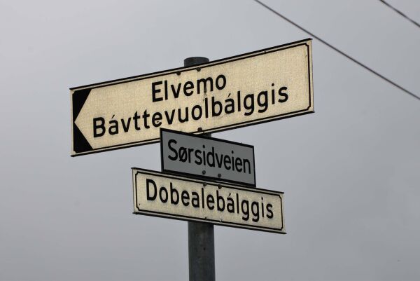 – Tospråklige veinavn er ikke noe problem
