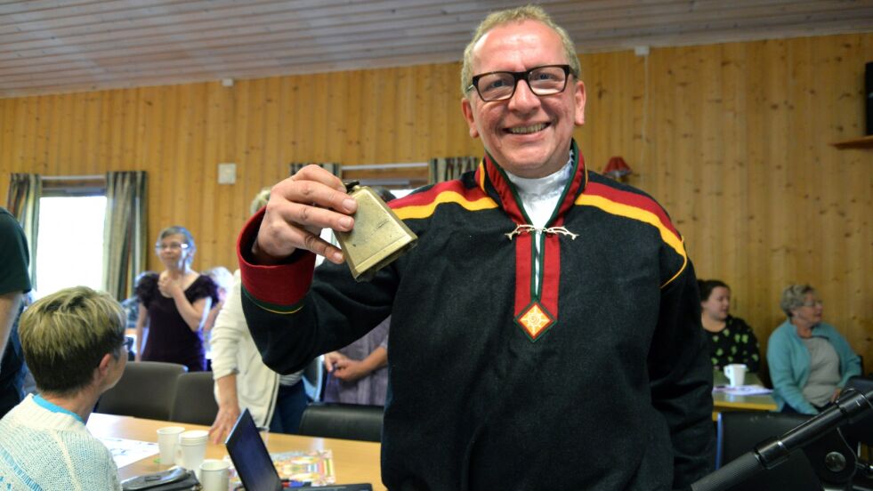 Festivalansvarlig for Kunesdagan, Alf Edvard Masternes mener det er viktig å sette fokus på duodji og videreføre det til den yngre generasjonen.
 Foto: Bjørn Arne Johansen