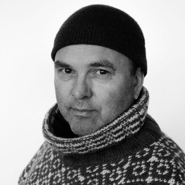 Kommer med 100  samiske portretter