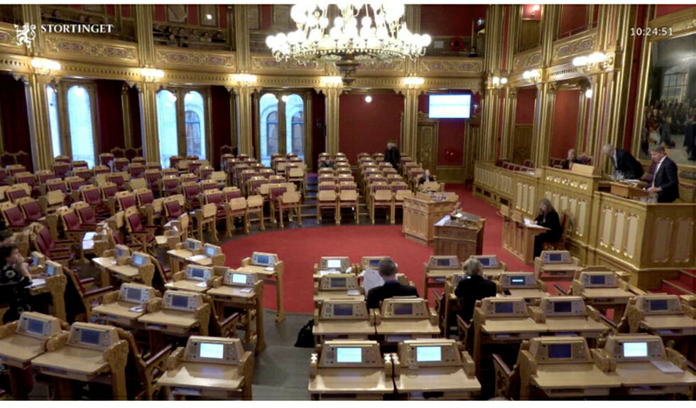 Stortingsflertallet nekter å be regjeringen fremme forslag til lovendring som sikrer at det gis nødvendig økonomisk bistand til behandlingen av søknader om kraftutbyggingsprosjekter, som vindkraft, på linje med det som gis i forbindelse med søknader om vannkraftutbygging.
 Foto: Skjermbilde fra Stortinget