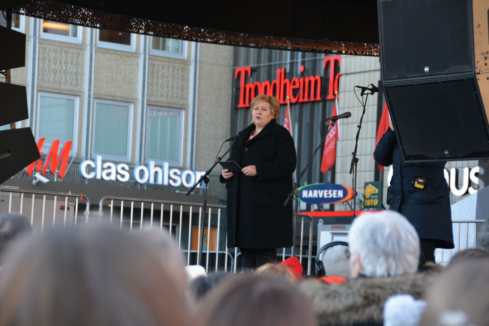 – Fornorskningspolitikken er et svart kapittel i norsk historie, sa statsminister Erna Solberg (Høyre) under Tråante-jubileet i Trondheim i februar. Fire måneder senere forkaster stortingsflertallet et forslag om en egen stortingsmelding om sørsamisk språk, kultur og næring.
 Foto: Kristin Marie Ericsson