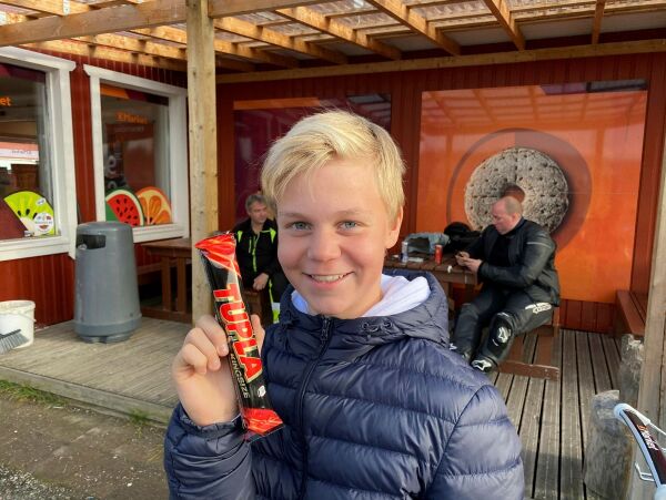 Endelig får Kenneth spise Tupla
