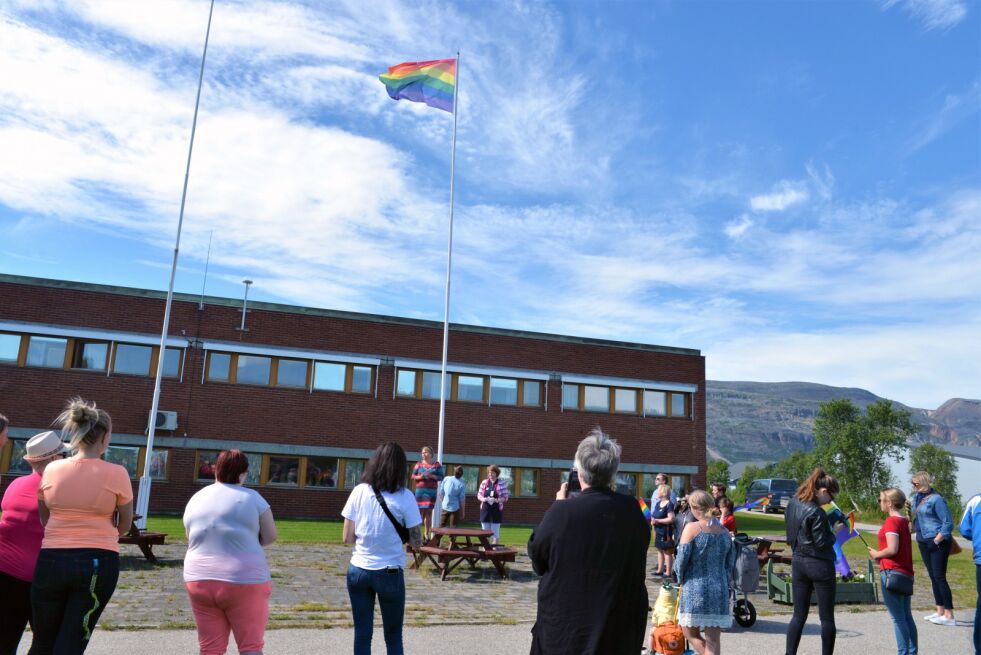 Ordfører Aina Borch åpnet seremonien utenfor rådhuset.
 Foto: Hannah Persen