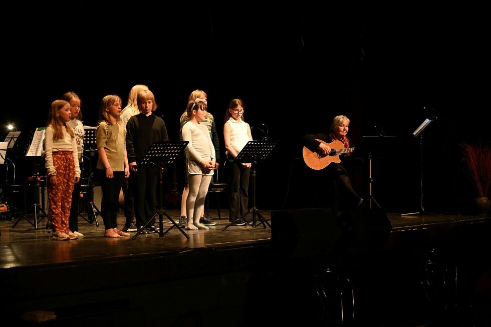 Onsdagens utvekslingskonsert ble Irene Persens siste konsert som rektor ved kulturskolen i Porsanger.
 Foto: Sara Olaussen Stensvold