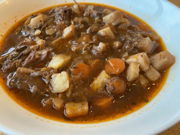 Oksehalesuppe med latino-vri