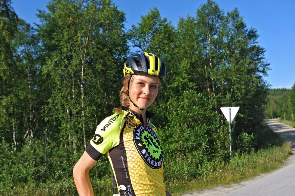 Rakel Mortensdatter Birkeli fullførte et sykkelritt på 22. juli til en knallsterk tredjeplass i norgescupen. Det gjorde hun seks år etter at hun løp for livet fra en massemorder på Utøya.
 Foto: Erik Brenli
