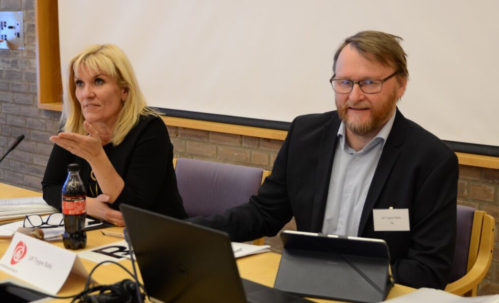 Kari-Anne Opsal og Ulf Ballo ble som ventet valgt som henholdsvis leder og nestleder av arbeidsutvalget som skal jobbe videre med sammenslåingen av Troms og Finnmark.
 Foto: Harald Hereide, FFK