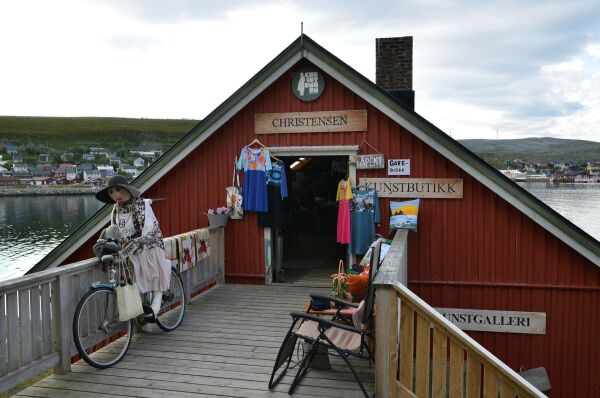 Sommer-butikken i Kjøllefjord