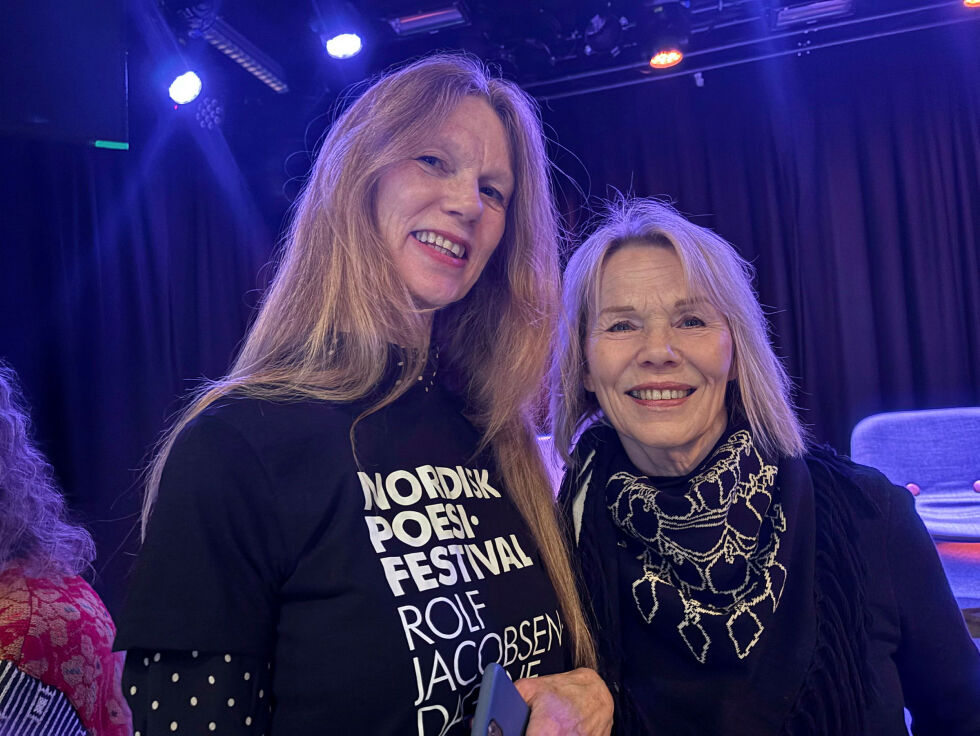 Daglig leder for Nordisk poesifestival, Elin Tinholt var veldig glad for endelig å få en samisk forfatter som årets festivalpoet. Synnøve Persen fra Porsanger kommune er den første samen som blir kåret til Nordisk poesifestival poet.
 Foto: Thor Thrane