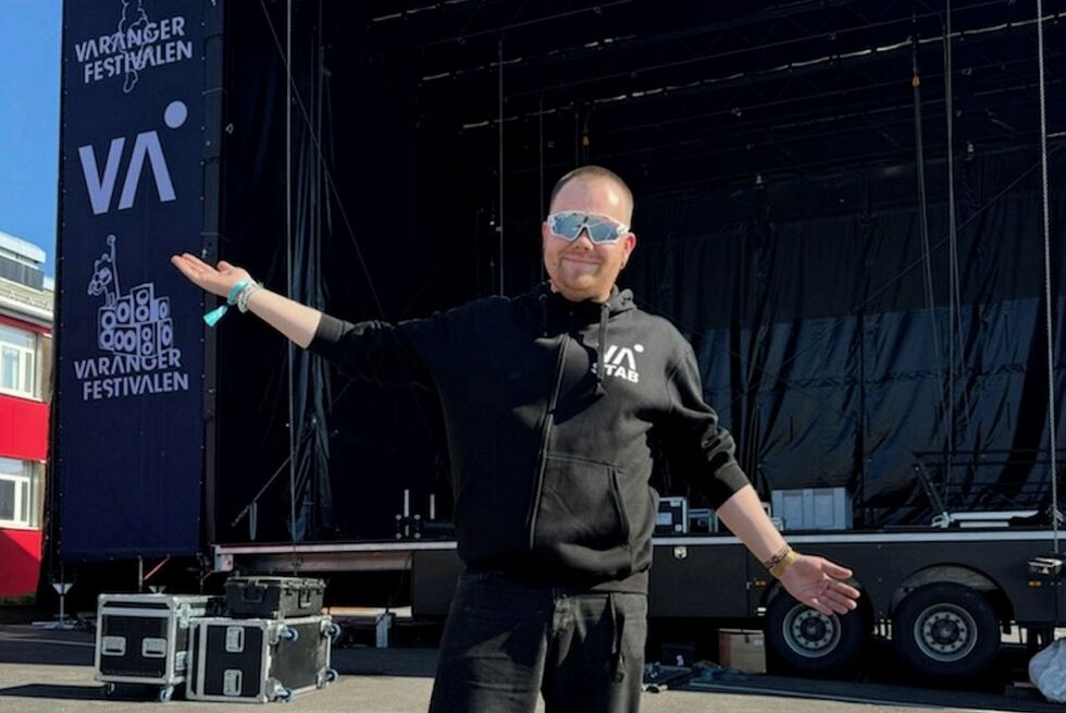 Produsentleder Sander Jakola gleder seg stort til å ta i bruk det nye festivalområdet for Varangerfestivalen. – Her blir det trøkk, lover han.
 Foto: Varangerfestivalen