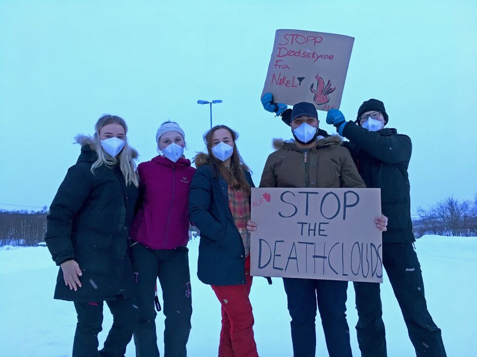 Gruppen bestod av engasjert ungdom, både fra AUF og NU. Fra venstre: Celine Kristensen, Ingrid Kubban, Johanne Jerijærvi, Hassen Ali og Sverre Kubban.
 Foto: urora Møllersen