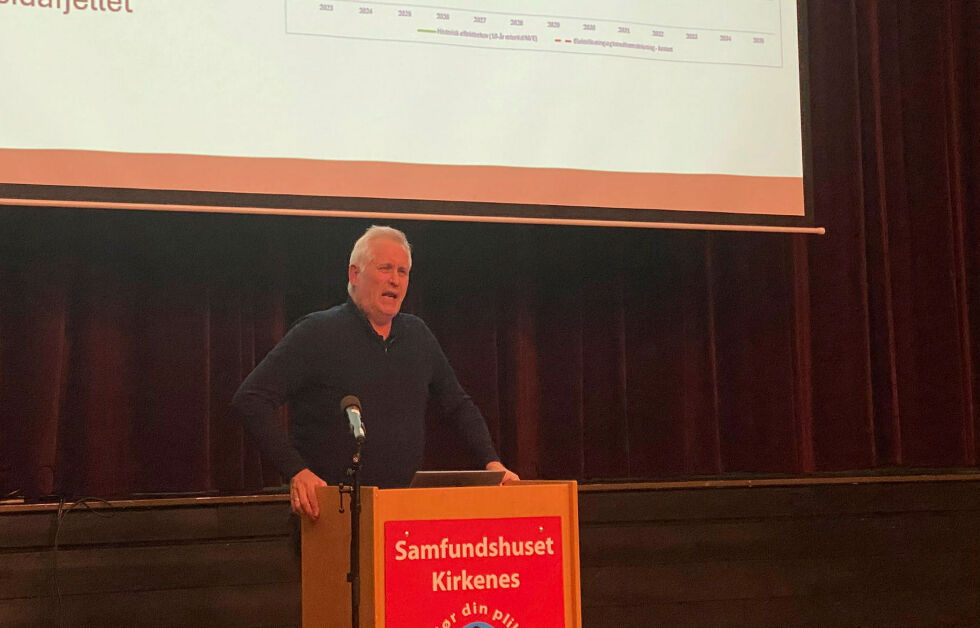 Jens Betsi fra Barents Nett holdt et informativt innlegg på onsdag.
 Foto: Emil Olai Danielsen
