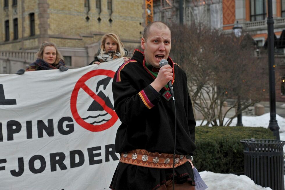 NSRs sametingsgruppe må finne seg ny rådgiver og sekretær, etter at Aslak Heika Hætta Bjørn nå blir helengasjert på Stortinget. Arkivfoto: Erik Brenli