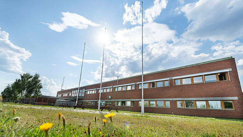 Ikke alene: Porsanger kommune er inne i en krevende økonomisk situasjon og kommunedirektør varslet om stor økonomisk usikkerhet allerede ved årsrapport 2023 og ved første tertial. I likhet med veldig mange andre små kommuner har kommunen et økende merforbruk mot budsjett også ved 2. tertial rapportering.
 Foto: Cecile Bergan Stuedal