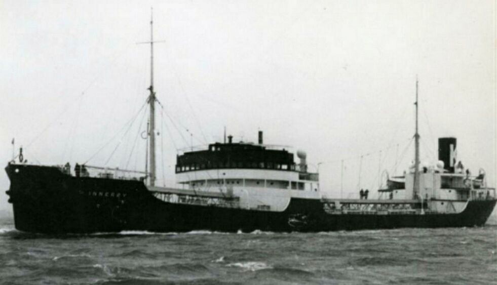 Motortankeren Innerøy forsvant i et flammehav etter torpederingen den 22. januar 1942. FOTO: UBOAT.NET