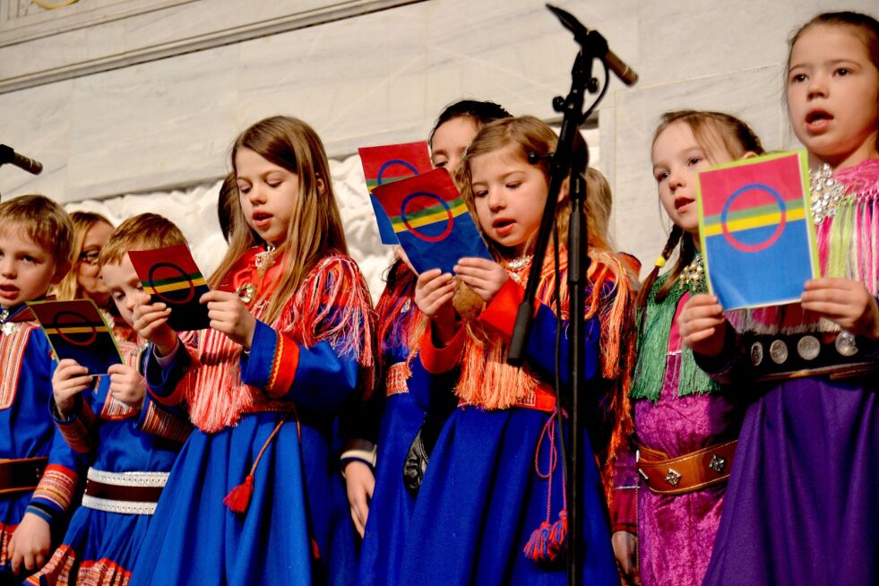 I tradisjonen tro sang elever fra Kampen skole.
 Foto: Sunniva Bornøy