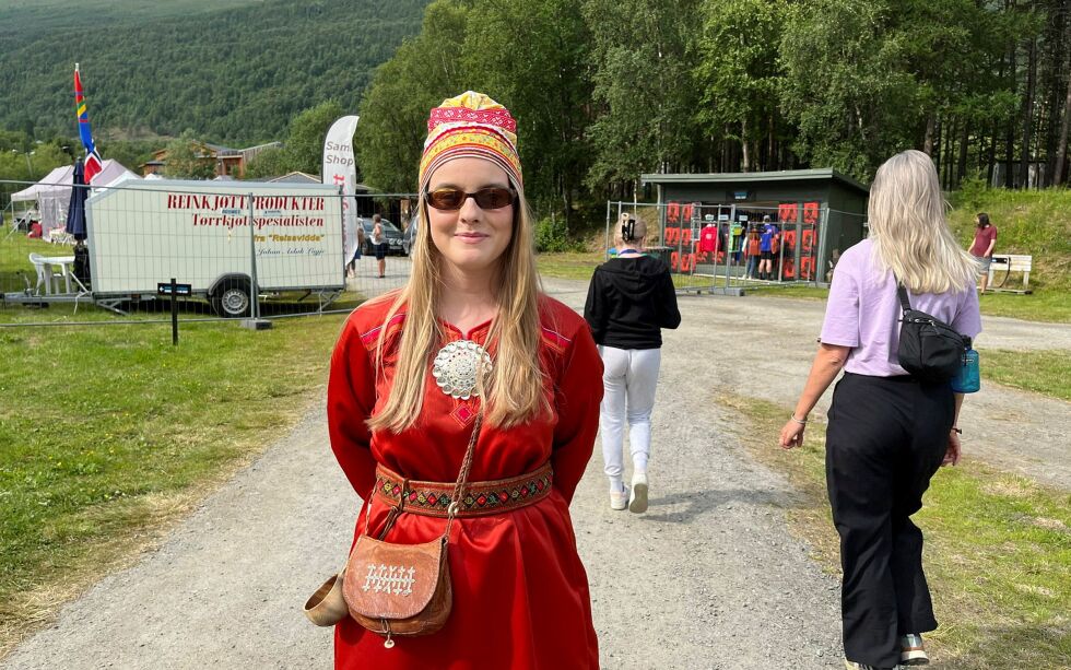 Festivalsjef, Sajje Solbakk, er fornøyd med bookingen av Intrigue til Riddu Riđđu 2025.
 Foto: Elin M. Wersland