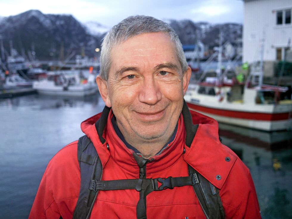 Marinus Beers arbeider som guide for vinterturister som kommer til Magerøya. Han får en rekke med spørsmål som han helst bør kunne svare på.
 Foto: Geir Johansen