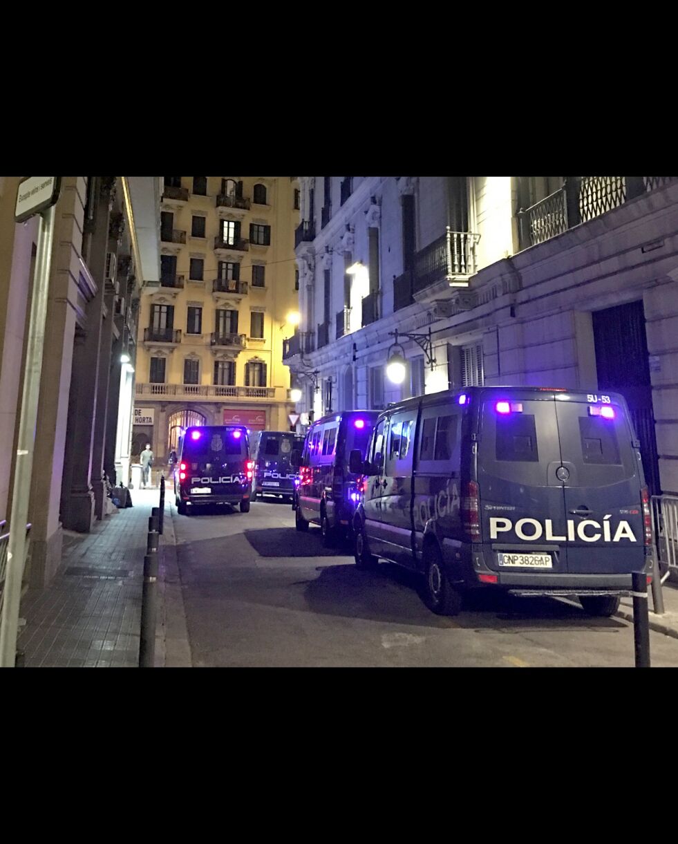Spanske politistyrker sammen med Sivilgarden er tilstede i store deler av Catalonia.
 Foto: Stein Torger Svala