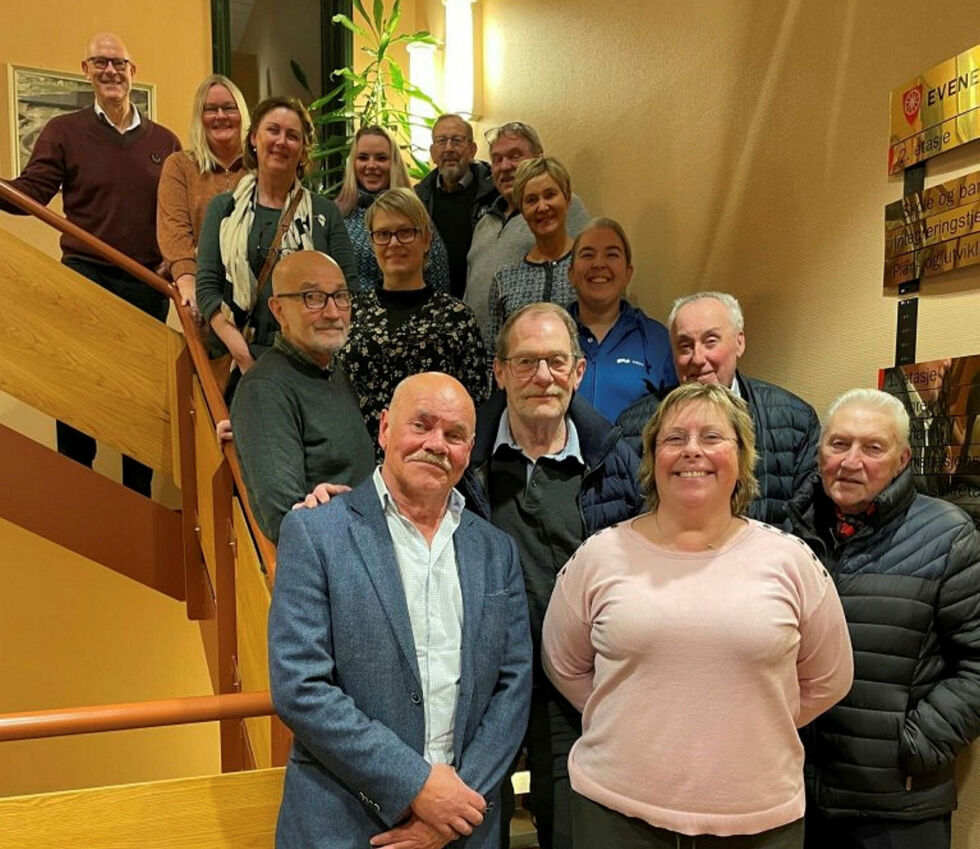 Jardar Jensen og Sissel Lind Høgås (fremst) er begge kumulert, altså gitt stemmetillegg av partiet, og er dermed så godt som sikret plass forutsatt at Høyre får inn minst to representanter. Bildet er fra nominasjonsmøtet 24. januar.
 Foto: Evenes Høyre