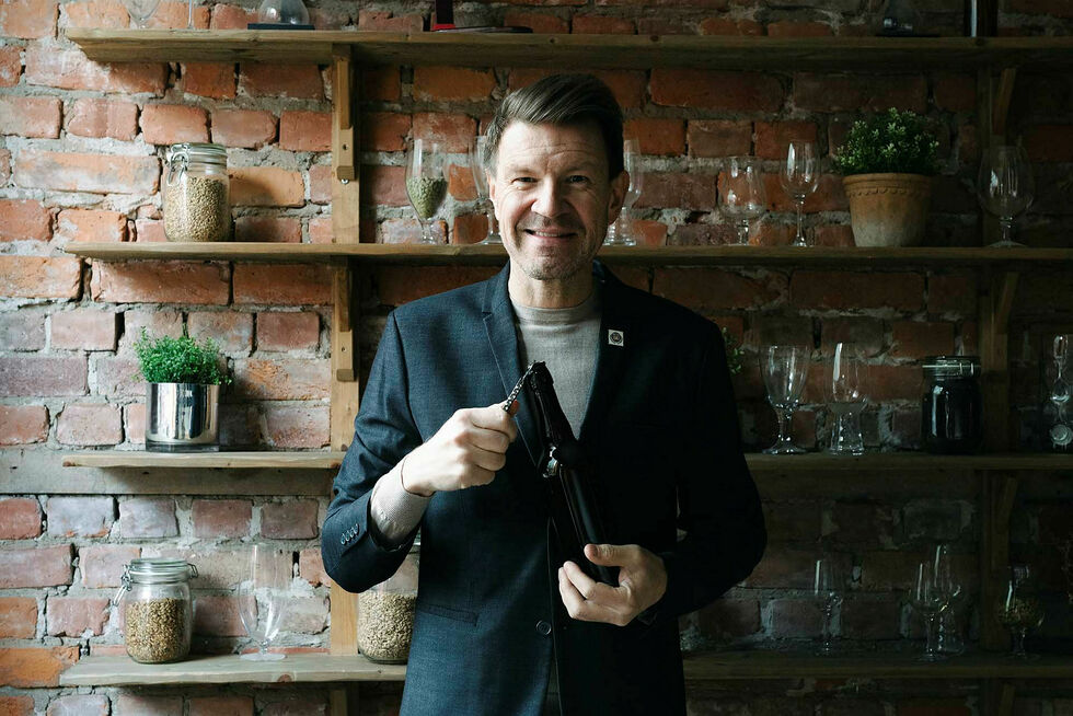 Jørn Tore Persen, kjent for sin lidenskap for mat- og drikkekombinasjoner, vil lede deltakerne gjennom en lærerik smaking hvor kunsten å kombinere ost, øl og sider står i sentrum.
 Foto: Malene Kolstø
