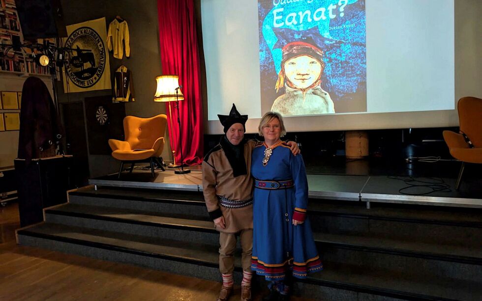 Forfatter Linda Trast Lillevik har skrevet bok, og joiker Ánde Somby har komponert fem joiker, da boka inneholder QR-koder med tilgang til joik.
 Foto: Privat