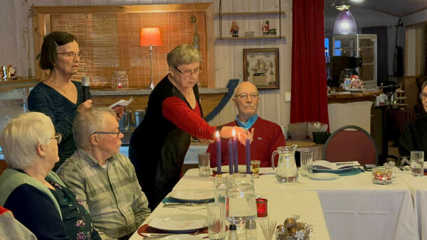 Varm julstemning på HLF-fest i kulden