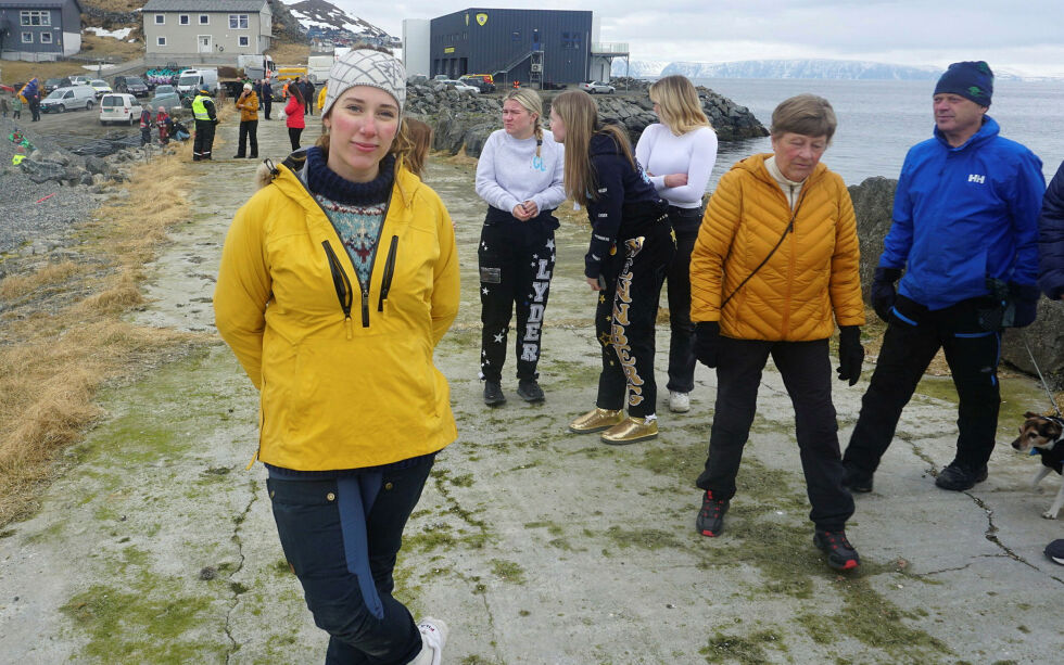 Lena Ingebrigtsen (til venstre) tok initiativ til en folkelig støtteaksjon for kystfiskerne.
 Foto: Geir Johansen
