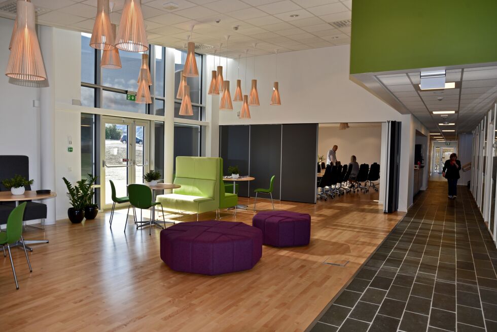 Bygget er innrettet for møtevirksomhet med muligheter for å åpne opp til større arrangementer både ute og inne.
 Foto: Henriette Lille