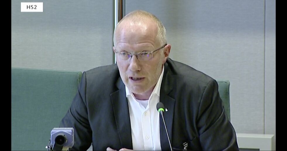 Generalsekretær i Norsk redaktørforening, Arne Jensen, møtte opp for én sak.
 Foto: Skjermbilde fra Stortingets stream