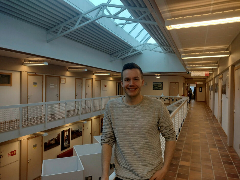 Hans Magnus Thunestvedt (TLP) mener Porsanger kommunestyre ikke har vært på ballen i behandlingen av Skarvberg-saken.
 Foto: Oskar Melkeraaen Aas