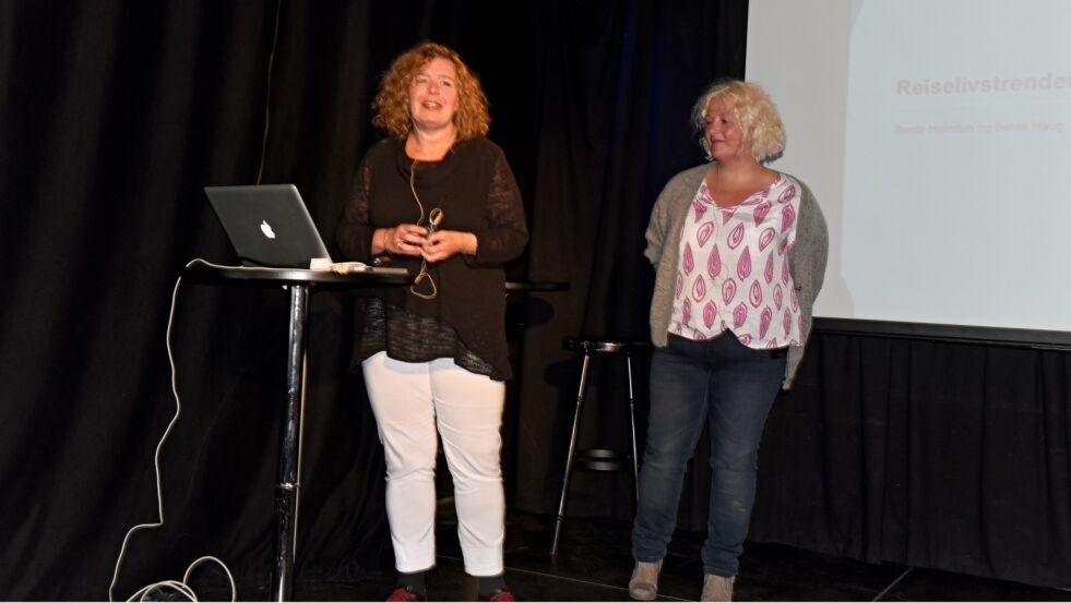 Bente Haug (til høyre) er nestleder i FeFo-styret, men deltok på seminaret som instituttleder ved universitetet. Hun holdt et foredrag sammen med professor Bente Heimtun.
 Foto: Lars Birger Persen