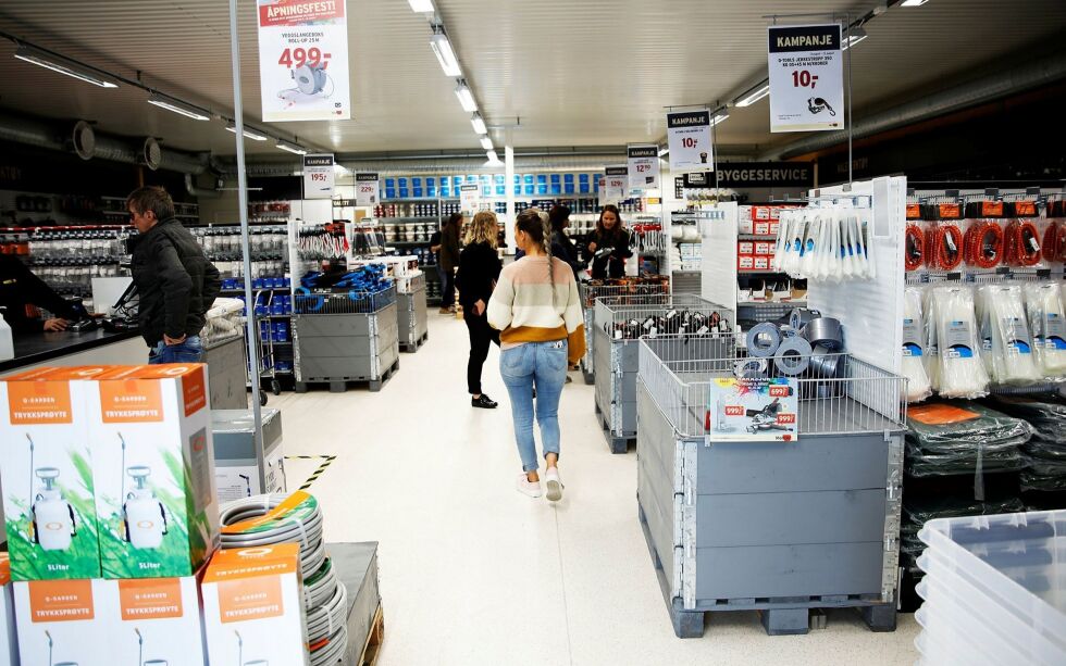 Dersom butikken går bra, skal Johnsen og Thomassen utvide butikken. Foto: June Helén Bjørnback