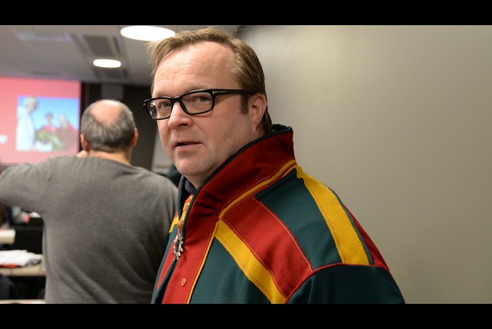 Leder i Sametingets kontrollutvalg, Jørn Are Gaski (Ap) forteller at alle i kontrollutvalget er enig om å bestille utredning fra sekretariatet.
 Foto: Steinar Solaas