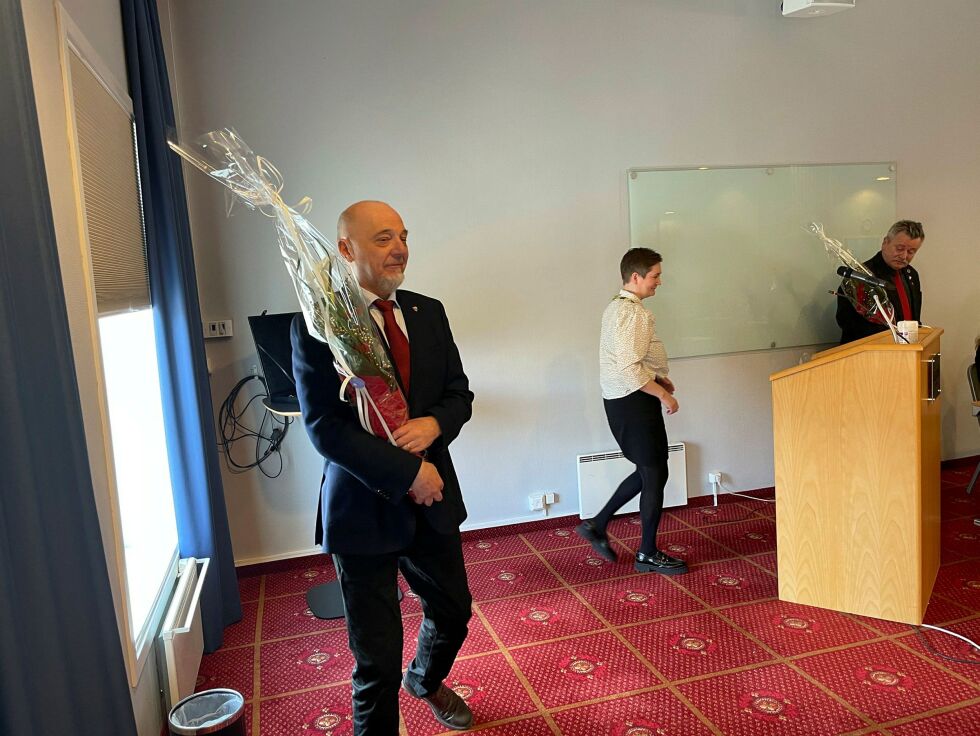 Rune Ra­fa­el­sen har fått fri­tak for ver­vet som ord­fø­rer. Han søk­te om tre må­ne­ders et­ter­lønn, men fikk halv­par­ten.
 Foto: Birgitte Wisur Olsen
