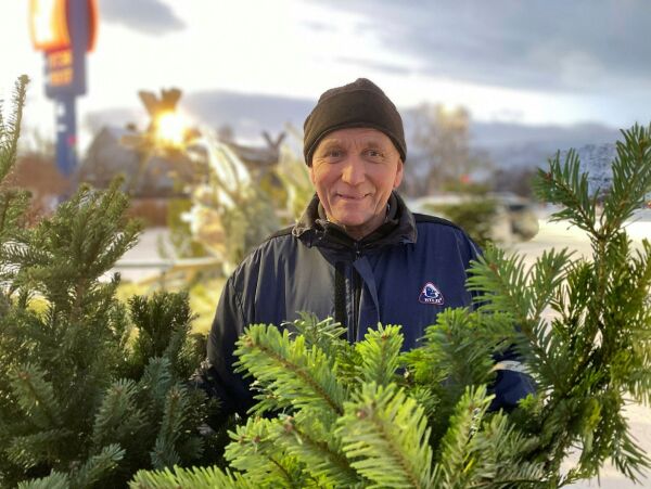 Har solgt juletrær i 33 år